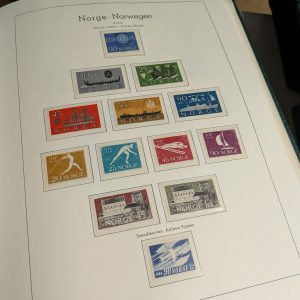 Norwegen, postfrische Sammlung aus ABO Bezug, 1960-95, im Leuchtturm Klemmbinder mit Schuber