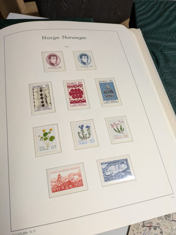 Norwegen, postfrische Sammlung aus ABO Bezug, 1960-95, im Leuchtturm Klemmbinder mit Schuber – Bild 2