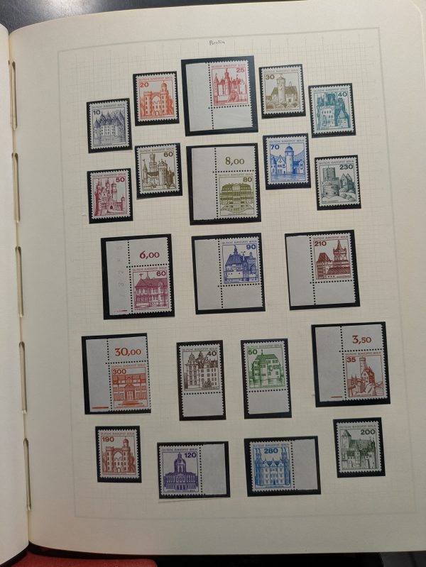 Restsammlung Berlin-West, postfrisch, meist Rand-, bzw.Eckrandstücke aus 1975-89, einige vorher. – Bild 2